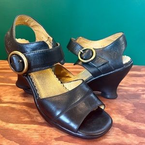 Fluevog Friends Susana 7 Wedge Heel Sandel discontined style